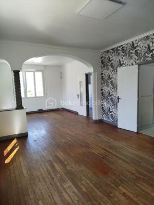 Pavillon - 180 m² - 9 pièces