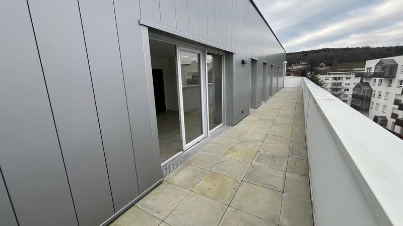 Appartement - 102 m² - 5 pièces