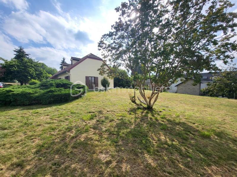 Maison traditionnelle - 143 m² - 6 pièces