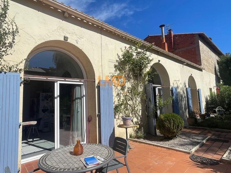 Mas - 330 m² - 8 pièces