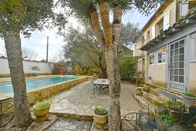 Maison - 220 m² - 9 pièces