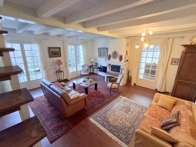 Maison - 183 m² - 8 pièces