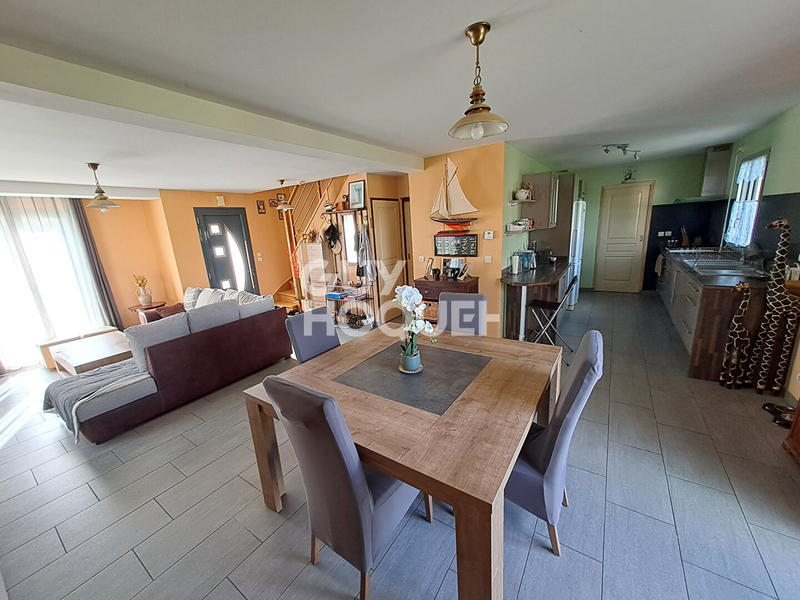 Maison - 137 m² - 6 pièces