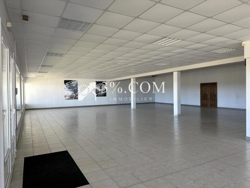 Maison - 639 m² - 12 pièces