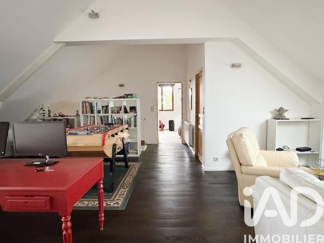 Maison - 230 m² - 9 pièces