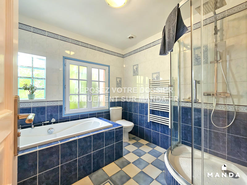 Chambre - 9 m² - 5 pièces