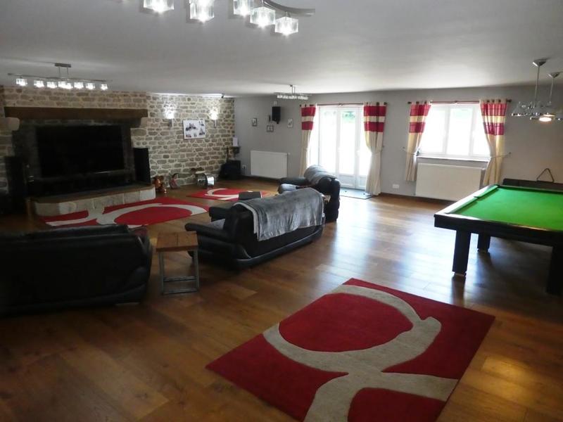 Propriété - 700 m² - 19 pièces