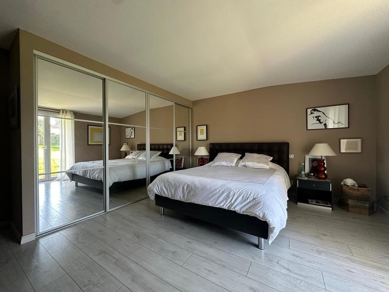 Villa - 220 m² - 6 pièces