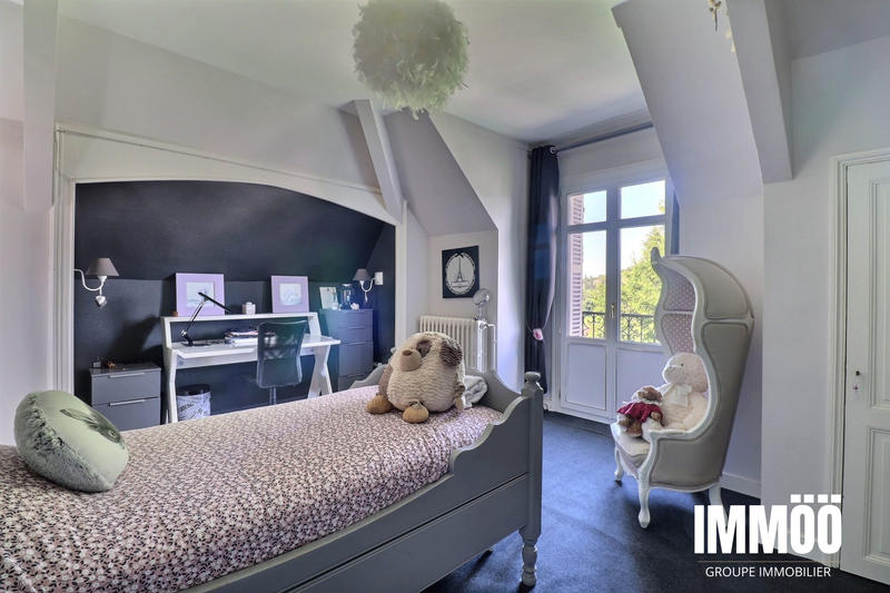 Maison - 265 m² - 6 pièces