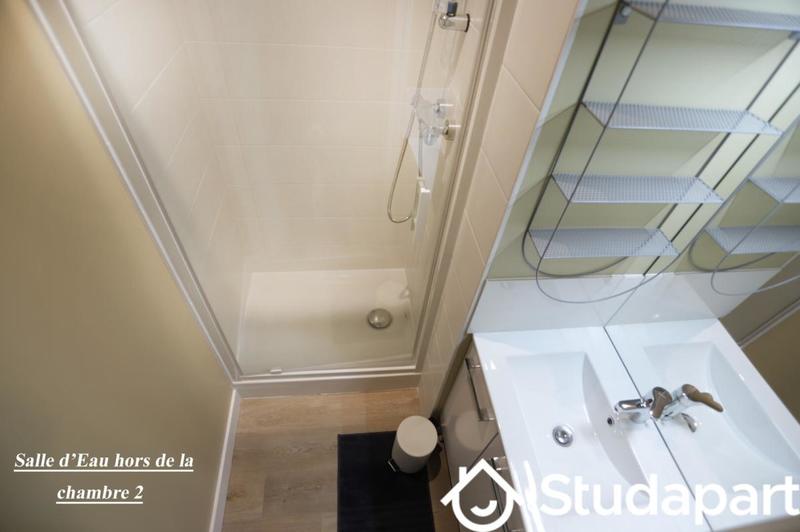 Chambre - 11 m² - 1 pièce