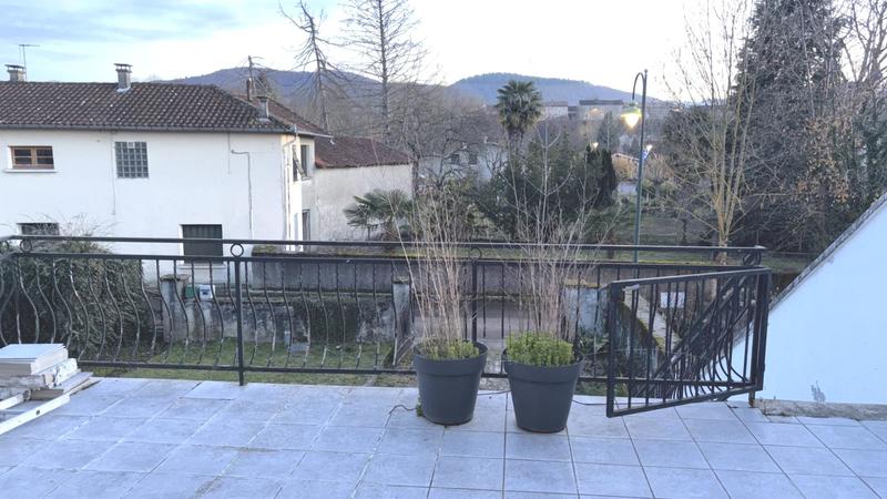 Maison - 217 m² - 9 pièces