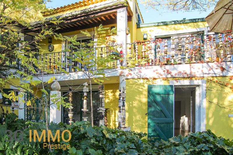 Villa - 267 m² - 10 pièces