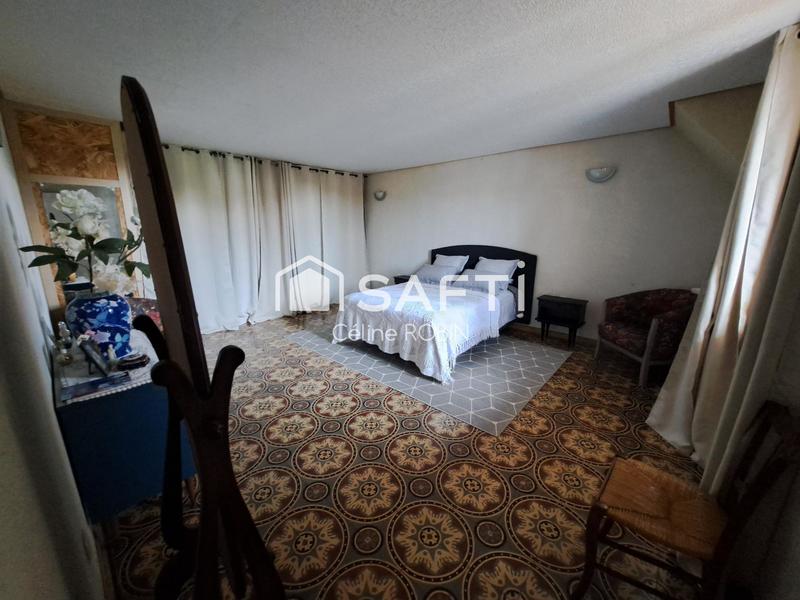 Maison - 250 m² - 10 pièces