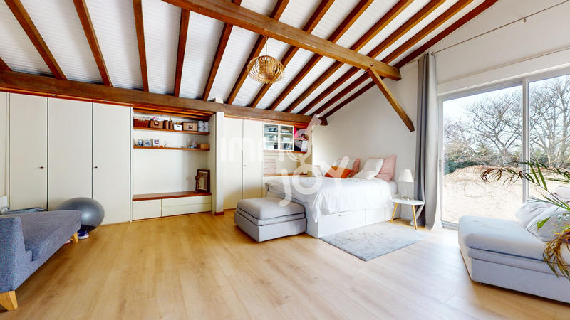 Maison - 217 m² - 5 pièces