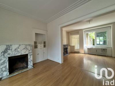 Maison - 250 m² - 8 pièces