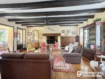 Maison - 249 m² - 8 pièces