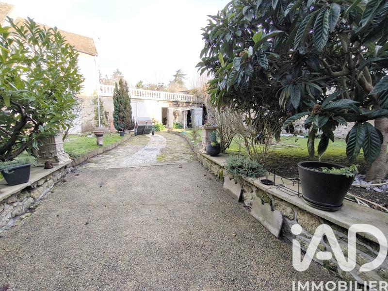 Maison - 211 m² - 8 pièces