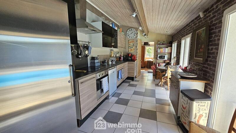 Maison - 233 m² - 10 pièces