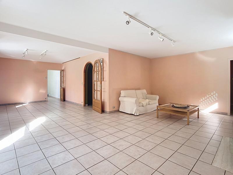 Maison - 200 m² - 8 pièces