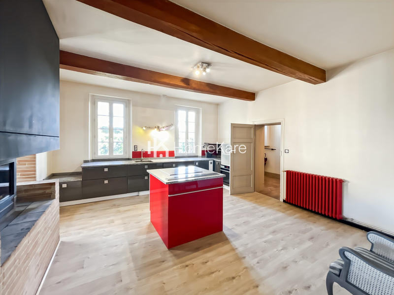 Maison - 327 m² - 7 pièces
