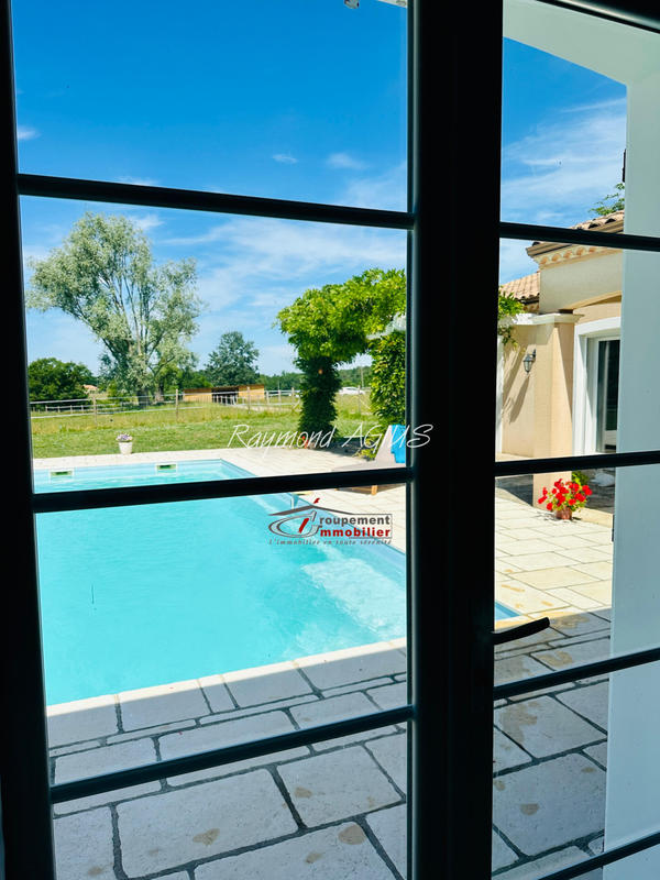 Maison - 200 m² - 8 pièces