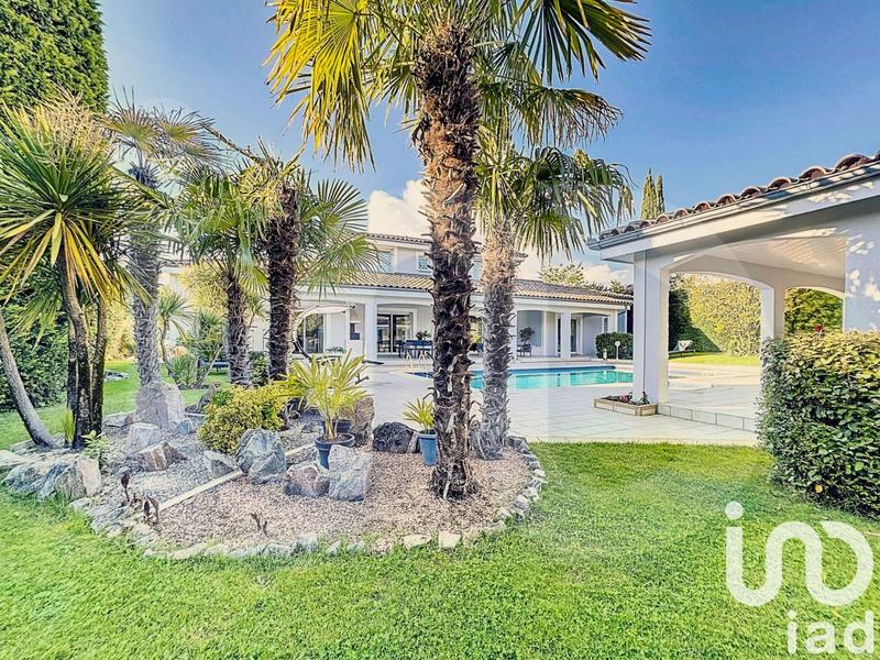 Maison - 285 m² - 7 pièces