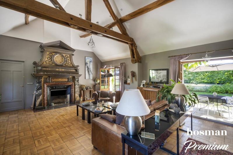 Maison - 363 m² - 14 pièces