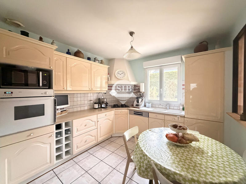 Maison traditionnelle - 122 m² - 6 pièces