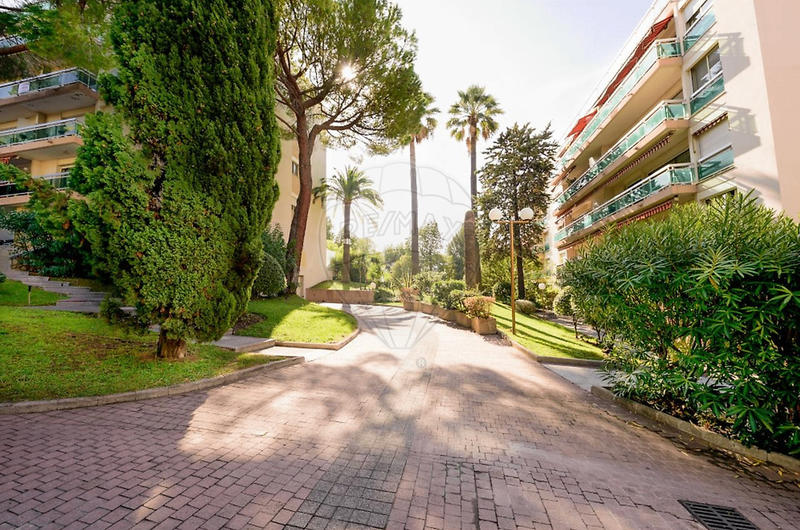 Appartement - 95 m² - 4 pièces