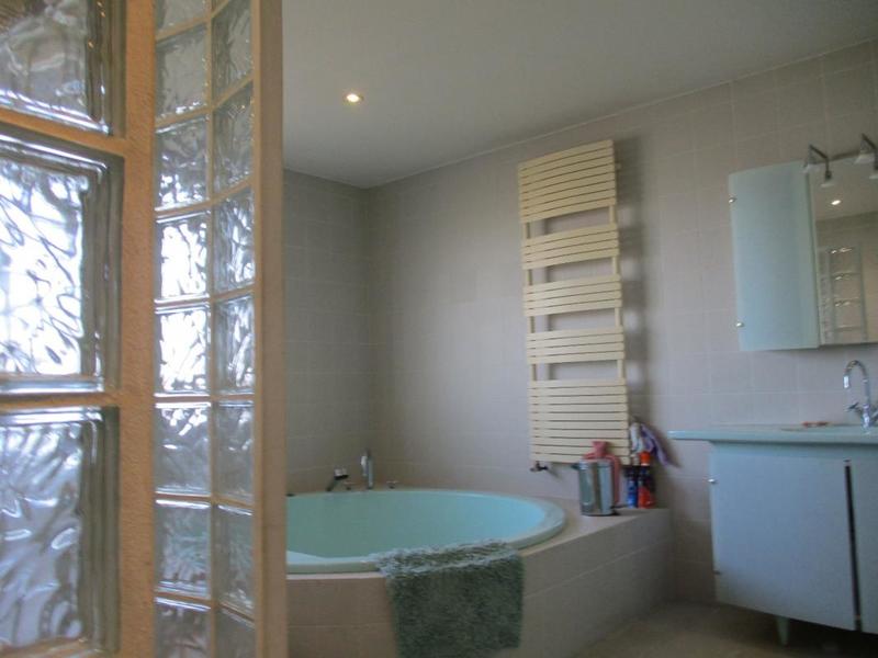 Maison - 300 m² - 8 pièces