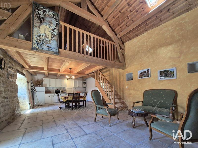 Maison - 415 m² - 16 pièces