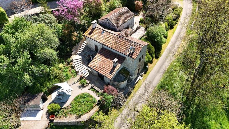 Maison en pierre - 175 m² - 5 pièces