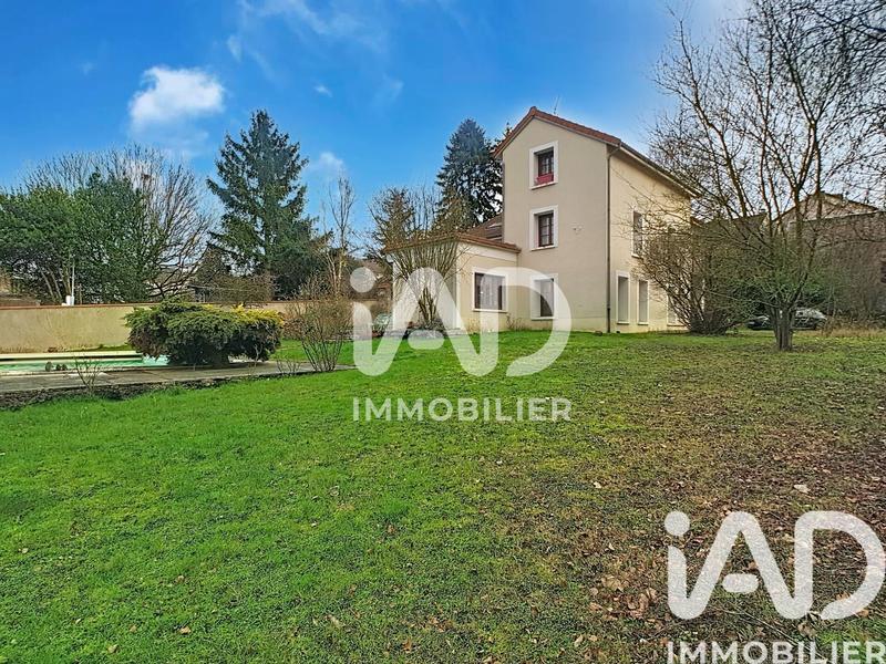 Maison - 239 m² - 7 pièces
