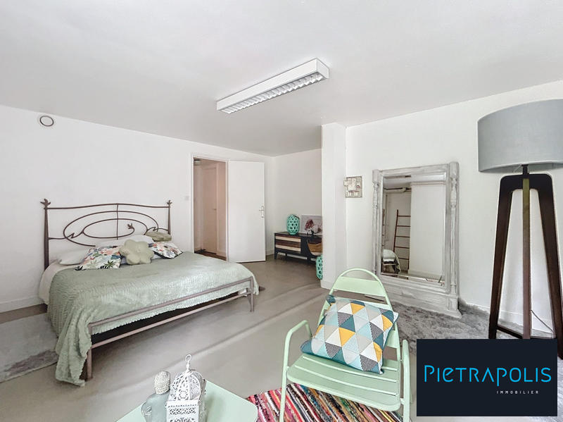 Maison - 380 m² - 12 pièces