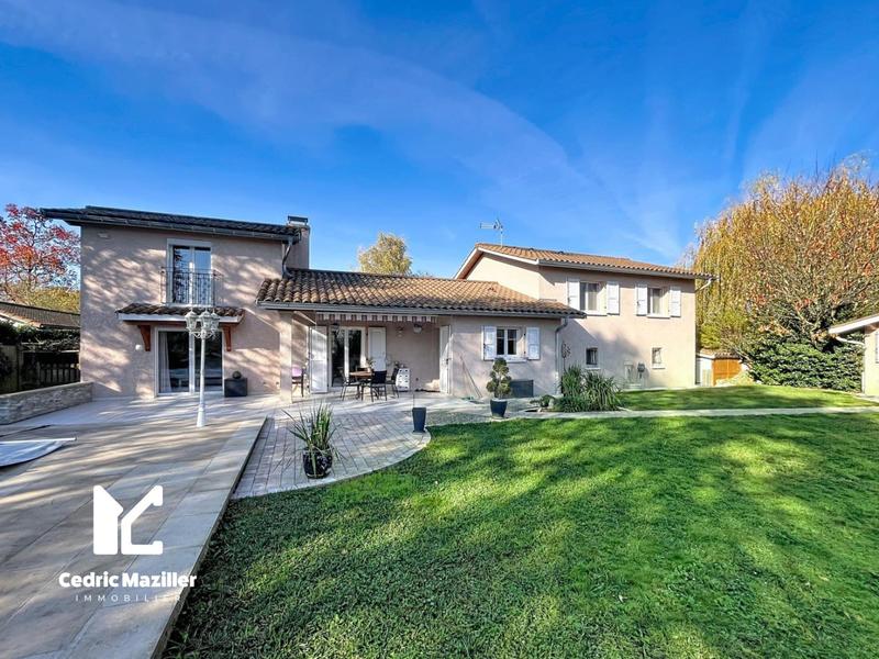 Maison - 182 m² - 7 pièces