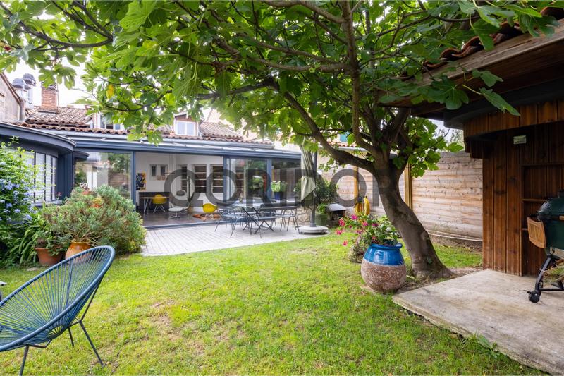 Maison - 237 m² - 6 pièces