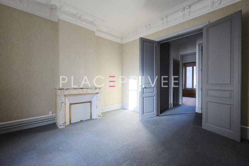 Bureau - 94 m² - 5 pièces