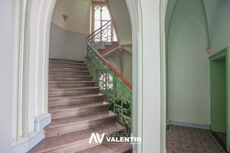 Appartement - 199 m² - 6 pièces