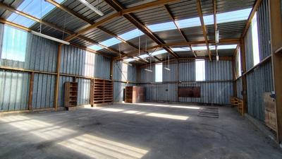 Entrepôt - 4 600 m²