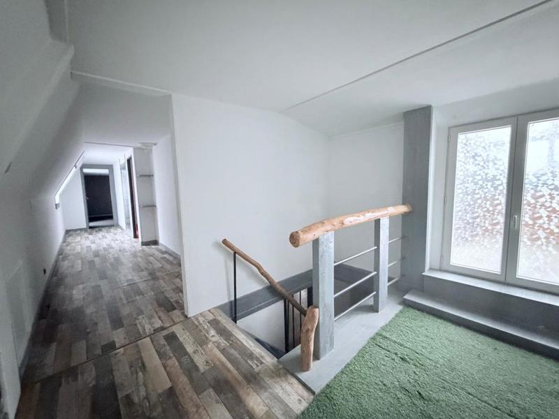 Maison - 205 m² - 6 pièces