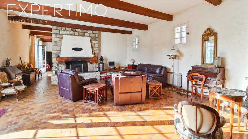 Maison - 307 m² - 10 pièces