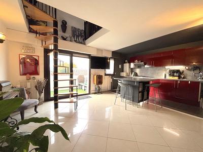 Appartement - 77 m² - 77 pièces