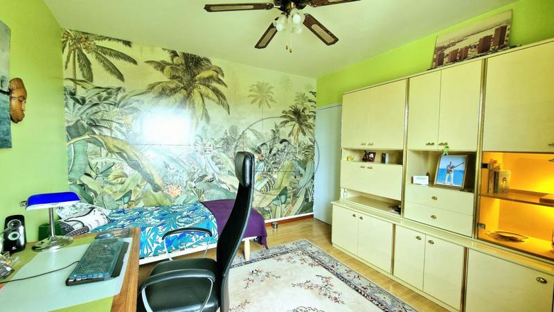 Maison - 180 m² - 6 pièces