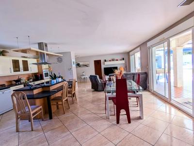 Propriété - 141 m² - 6 pièces