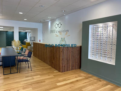 Local commercial - 130 m² - 4 pièces