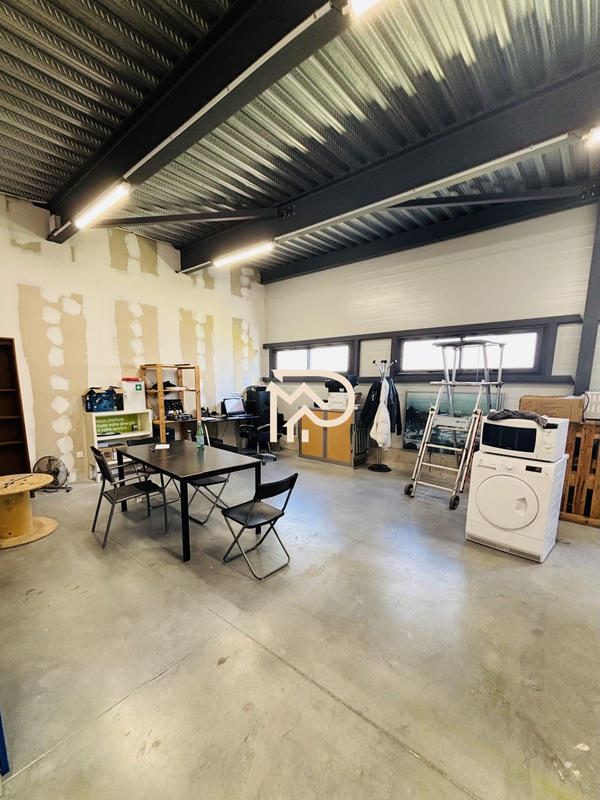 Entrepôt - 1 149 m²