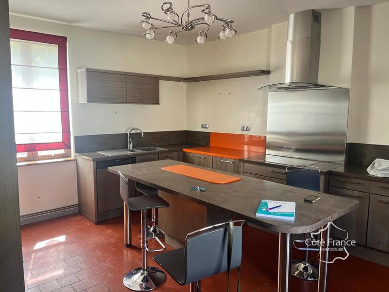 Maison de village - 180 m² - 7 pièces