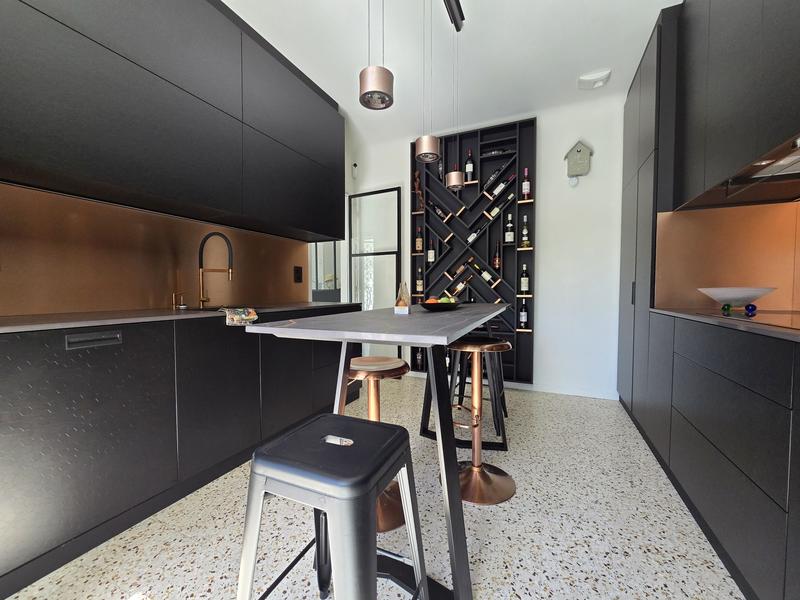 Maison - 202 m² - 6 pièces