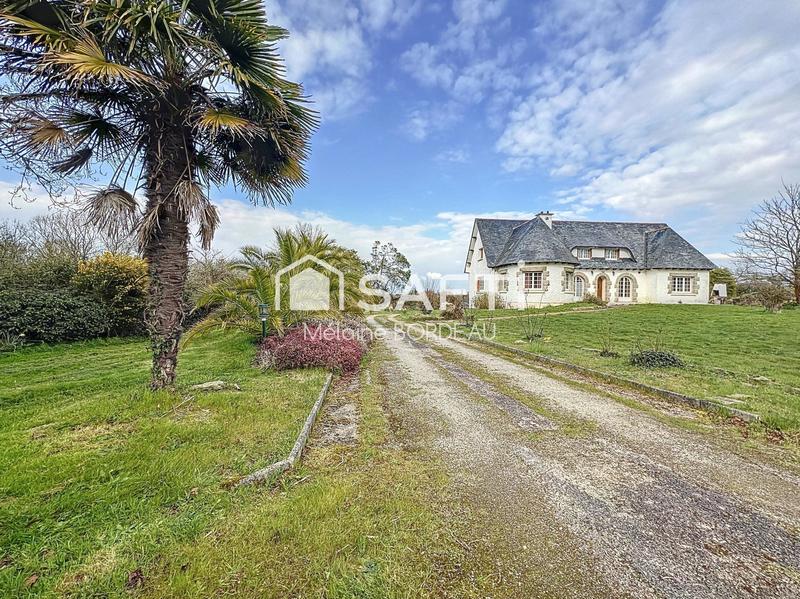 Maison - 230 m² - 10 pièces