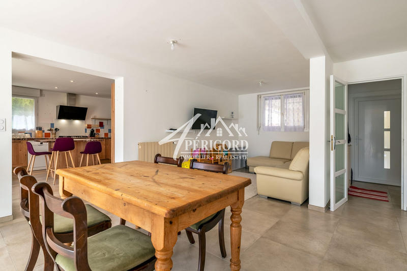 Maison contemporaine - 203 m² - 7 pièces